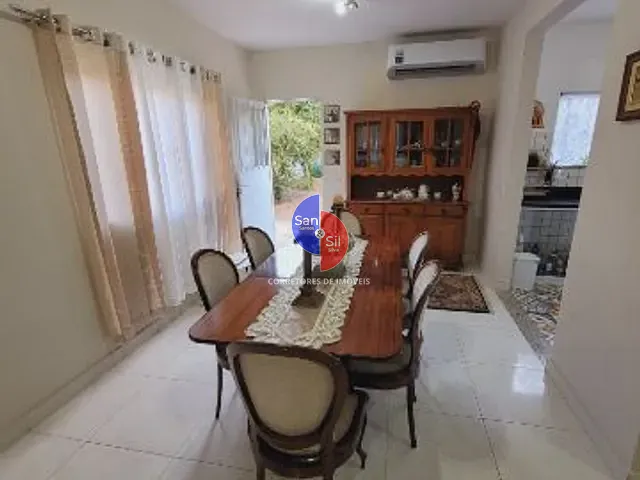 Casa 6 quartos e 2 banheiros, à venda, no bairro Praia do Imperador (Praia de Mauá) em Magé