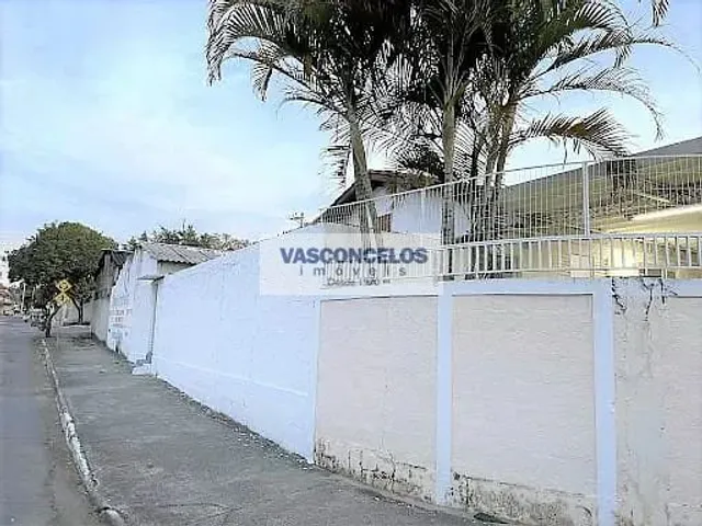 Casa com 200m² 2 quartos e 2 banheiros, à venda, no bairro Residencial Sol Nascente em São José Dos Campos