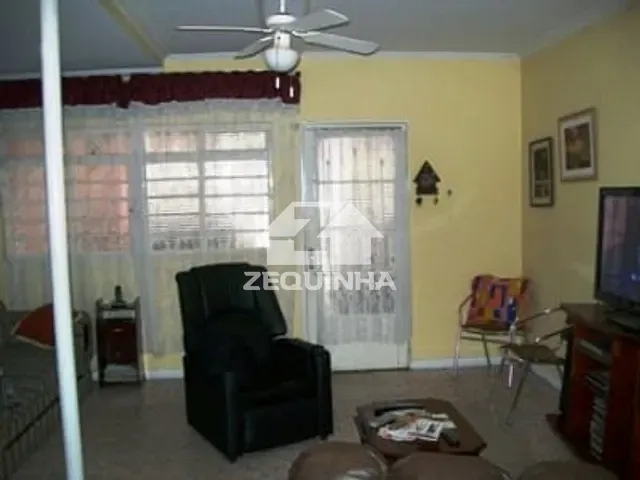 Casa com 175m² 4 quartos e 3 banheiros, à venda, no bairro Jardim D´abril em Osasco