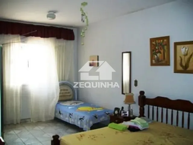 Casa com 175m² 4 quartos e 3 banheiros, à venda, no bairro Jardim D´abril em Osasco