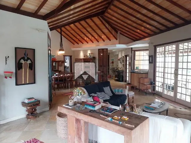 Casa com 860m² 5 quartos e 4 banheiros, à venda, no bairro Badu em Niterói