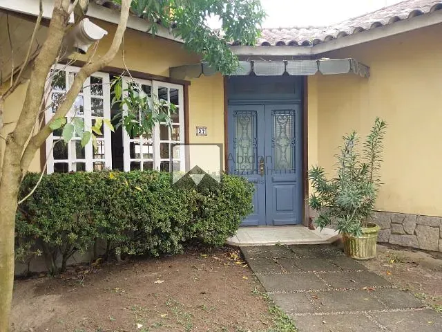 Casa com 860m² 5 quartos e 4 banheiros, à venda, no bairro Badu em Niterói