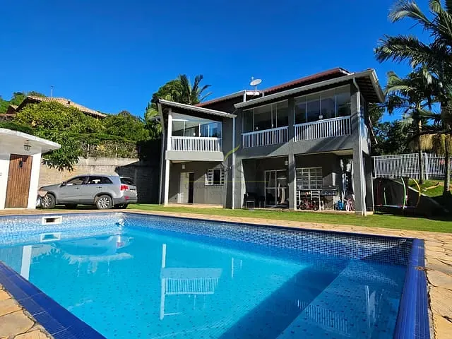 Casa 5 quartos e 3 banheiros, à venda, no bairro Batatuba em Piracaia