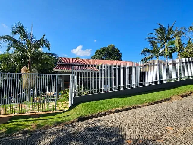Casa 5 quartos e 3 banheiros, à venda, no bairro Vila dos Pedrosos (Batatuba) em Piracaia