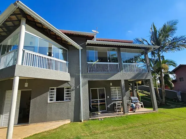 Casa 5 quartos e 3 banheiros, à venda, no bairro Vila dos Pedrosos (Batatuba) em Piracaia