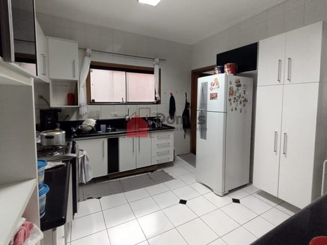 Casa com 250m², à venda, no bairro Alto do Cardoso em Pindamonhangaba