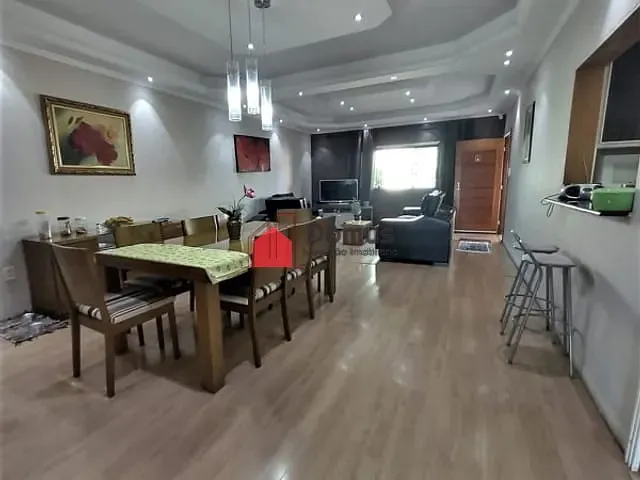 Casa com 250m², à venda, no bairro Alto do Cardoso em Pindamonhangaba