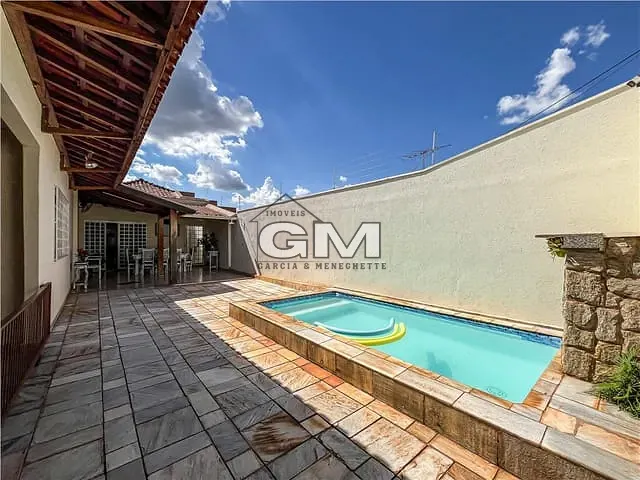Casa com 270m² 3 quartos e 3 banheiros, à venda, no bairro Parque dos Bandeirantes em Ribeirão Preto