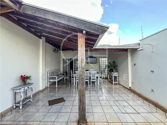 Casa com 270m² 3 quartos e 3 banheiros, à venda, no bairro Parque dos Bandeirantes em Ribeirão Preto