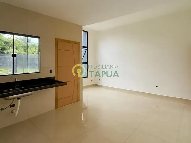 Casa com 130m² 2 quartos e 1 banheiro, à venda, no bairro Olímpico em Londrina