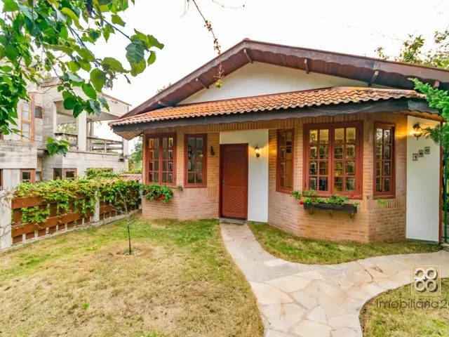 Casa 4 quartos e 2 banheiros, à venda, no bairro Barreirinha em Curitiba