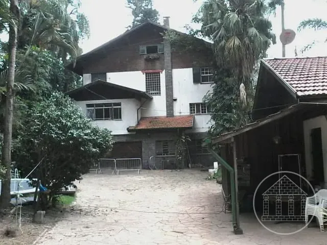 Casa com 1350m² 5 quartos e 1 banheiro, à venda, no bairro Guarapiranga em São Paulo