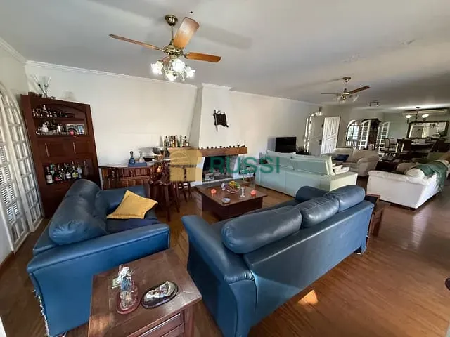 Casa com 900m² 5 quartos e 6 banheiros, à venda, no bairro Jardim Esplanada em São José dos Campos