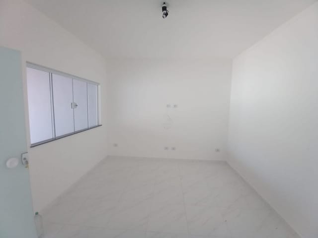 Casa com 150m², para alugar, no bairro Jardim São Salvador em São João da Boa Vista