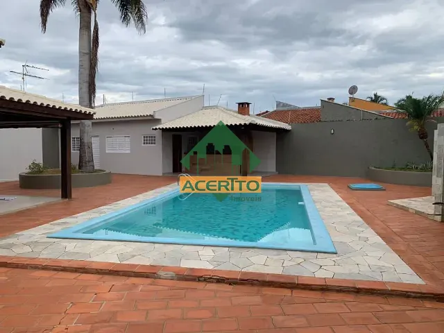 Casa com 660m² 4 quartos e 6 banheiros, à venda, no bairro Ipanema em Araçatuba