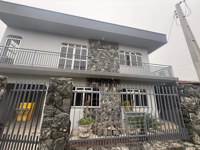 Casa 3 quartos e 2 banheiros, para alugar, no bairro São Vicente em Itajaí
