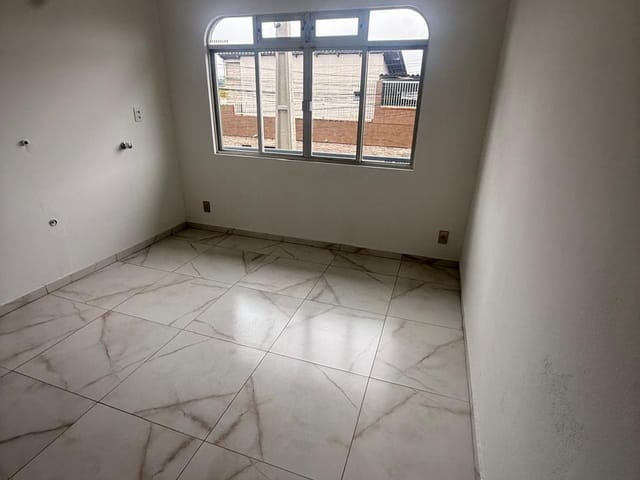 Casa 3 quartos e 2 banheiros, para alugar, no bairro São Vicente em Itajaí