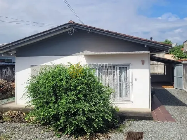 Casa com 110m² 5 quartos e 2 banheiros, à venda, no bairro Itaum em Joinville