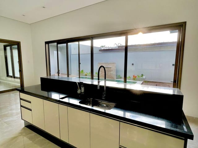 Casa com 322m² 3 quartos e 1 banheiro, à venda, no bairro Aquarela das Artes em Sinop