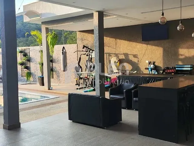 Casa 4 quartos e 6 banheiros, à venda, no bairro Jardim Peri em São Paulo