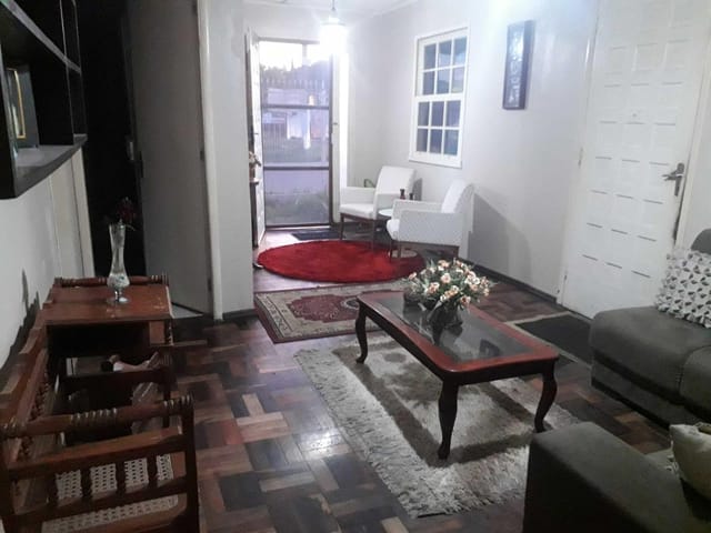Casa com 272m² 3 quartos e 2 banheiros, à venda, no bairro Três Vendas em Pelotas