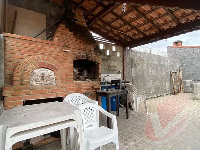 Casa com 324m² 4 quartos e 1 banheiro, à venda, no bairro Caiçara em Praia Grande