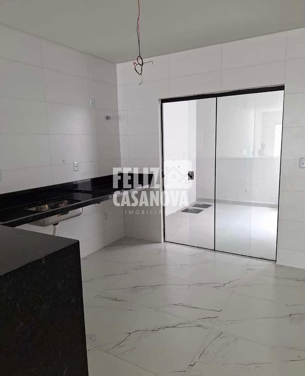 Casa à venda com 4 quartos, 170m² - Foto 4