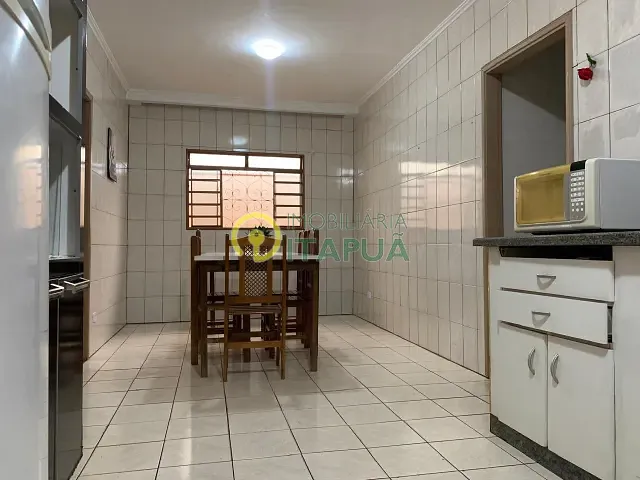 Casa com 300m² 4 quartos e 3 banheiros, à venda, no bairro Antares em Londrina