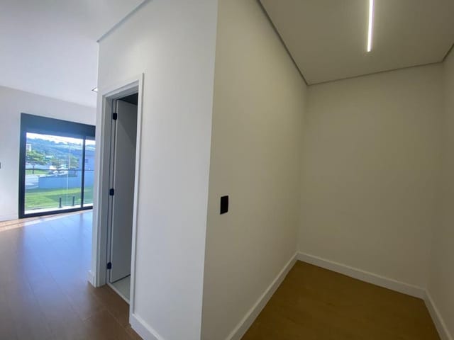 Casa com 150m² 3 quartos e 1 banheiro, à venda, no bairro Nova Jaguari em Santana de Parnaíba