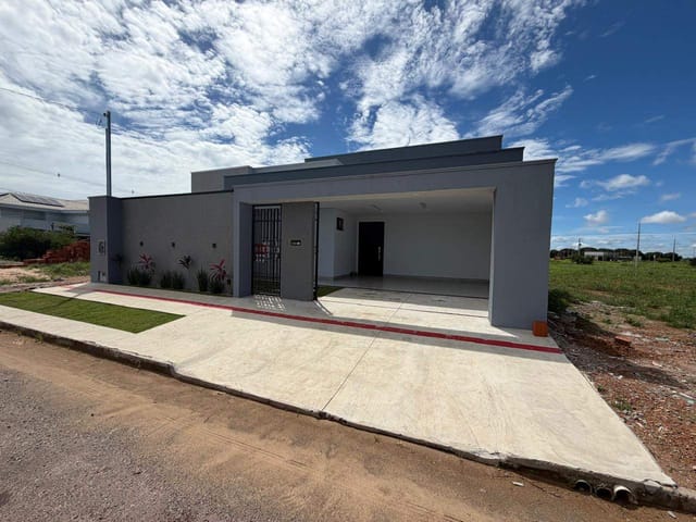 Casa com 215m² 3 quartos e 1 banheiro, à venda, no bairro Parque do Lago em Sinop
