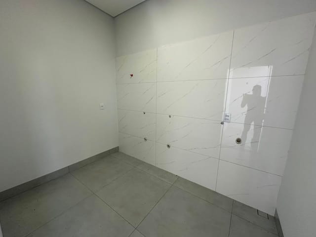 Casa com 215m² 3 quartos e 1 banheiro, à venda, no bairro Parque do Lago em Sinop