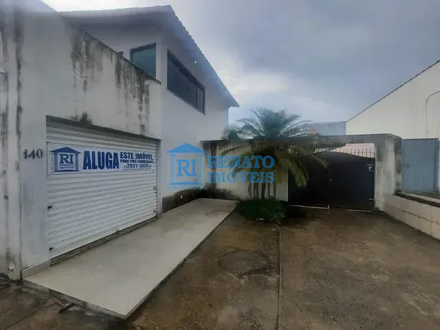 Casa com 360m², para alugar, no bairro Centro em Maricá