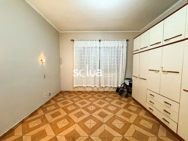 Casa com 560m² 4 quartos e 3 banheiros, à venda, no bairro Jardim Aparecida em Campinas