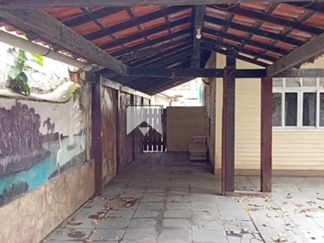 Casa com 360m² 3 quartos e 3 banheiros, à venda, no bairro Itaipu em Niterói