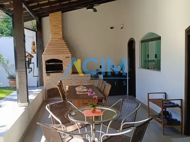 Casa com 325m² 3 quartos e 2 banheiros, à venda, no bairro Centro em Jaguariúna