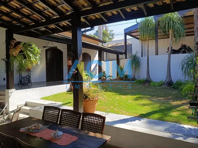 Casa com 325m² 3 quartos e 2 banheiros, à venda, no bairro Centro em Jaguariúna