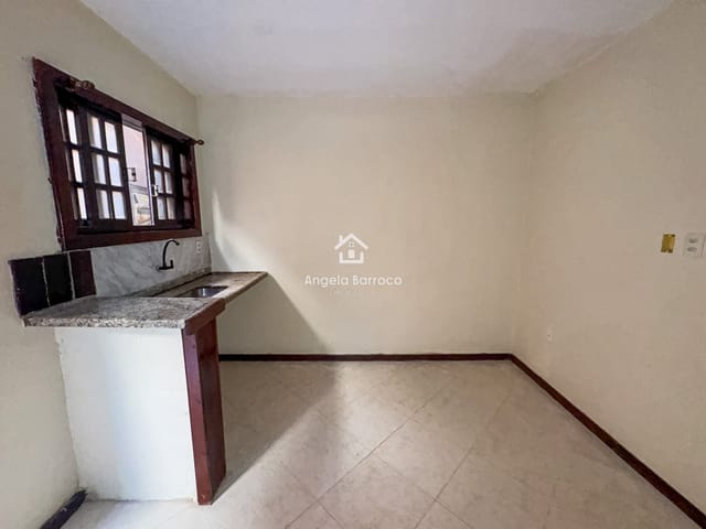 Casa 1 quarto e 1 banheiro, para alugar, no bairro Jardim Atlântico Oeste (Itaipuaçu) em Maricá