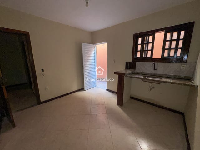 Casa 1 quarto e 1 banheiro, para alugar, no bairro Jardim Atlântico Oeste (Itaipuaçu) em Maricá