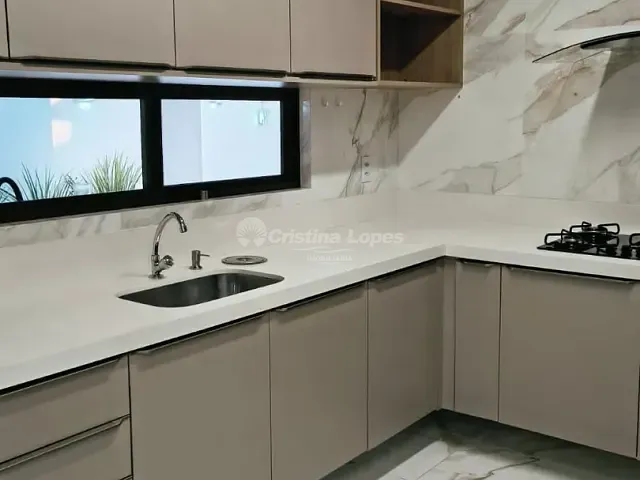 Casa 4 quartos e 4 banheiros, à venda, no bairro Uruguai em Teresina