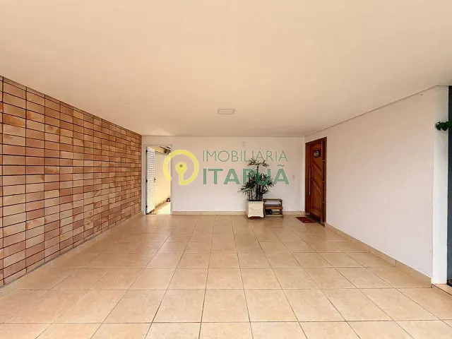 Casa com 227m² 3 quartos e 2 banheiros, à venda, no bairro Chácaras Mussahiro em Londrina