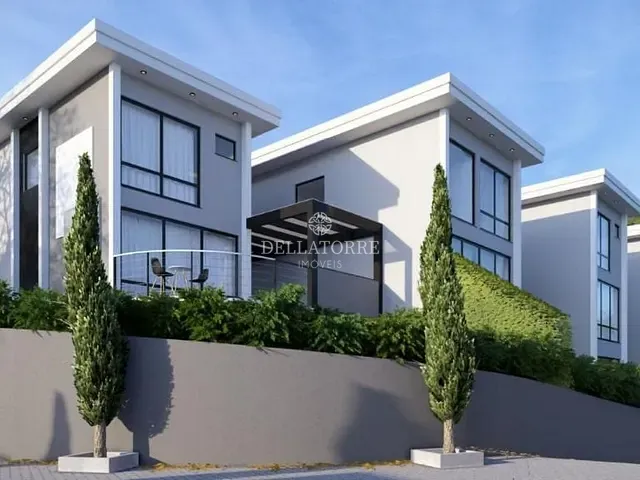 Casa com 121m² 3 quartos e 3 banheiros, à venda, no bairro Golfe em Teresópolis