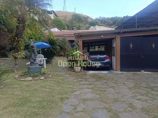 Casa com 816m² 5 quartos e 3 banheiros, à venda, no bairro Centro em Barra Mansa