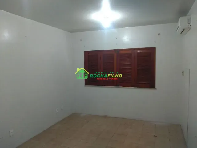 Casa com 756m², para alugar, no bairro Fátima em Teresina