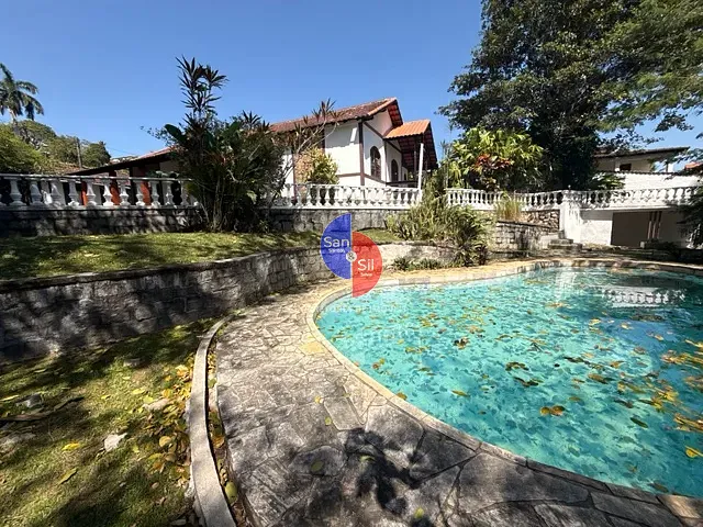 Casa com 1092m² 5 quartos e 3 banheiros, à venda, no bairro Caneca Fina em Guapimirim