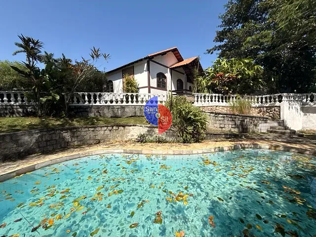 Casa com 1092m² 5 quartos e 3 banheiros, à venda, no bairro Caneca Fina em Guapimirim