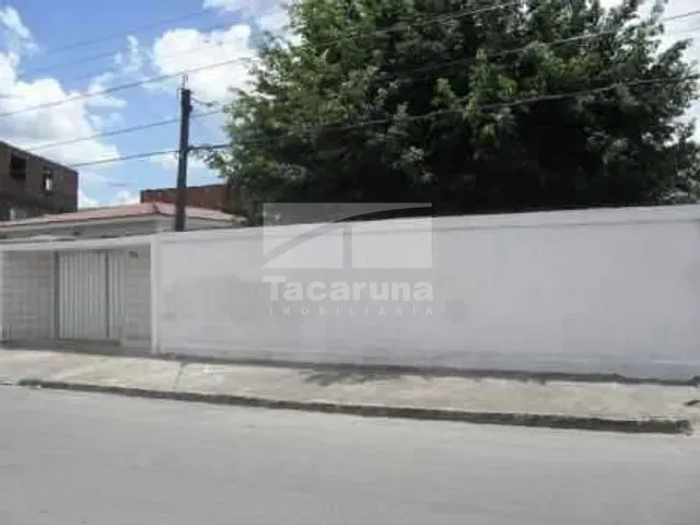 Casa com 547m² 3 quartos e 1 banheiro, à venda, no bairro Macaxeira em Recife