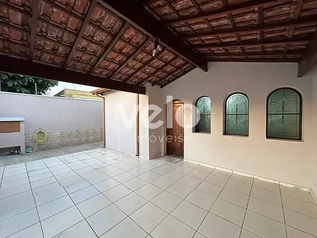 Casa com 250m² 2 quartos e 2 banheiros, à venda, no bairro Jardim Califórnia em Taubaté