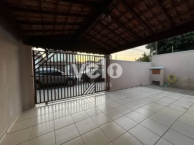 Casa com 250m² 2 quartos e 2 banheiros, à venda, no bairro Jardim Califórnia em Taubaté