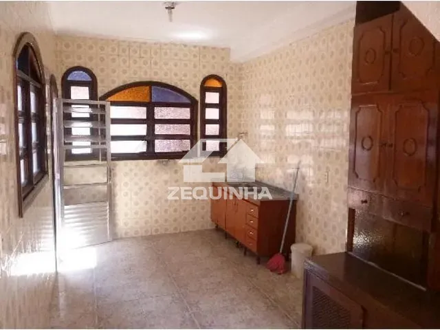Casa com 250m² 3 quartos e 2 banheiros, à venda, no bairro Bela Vista em Osasco