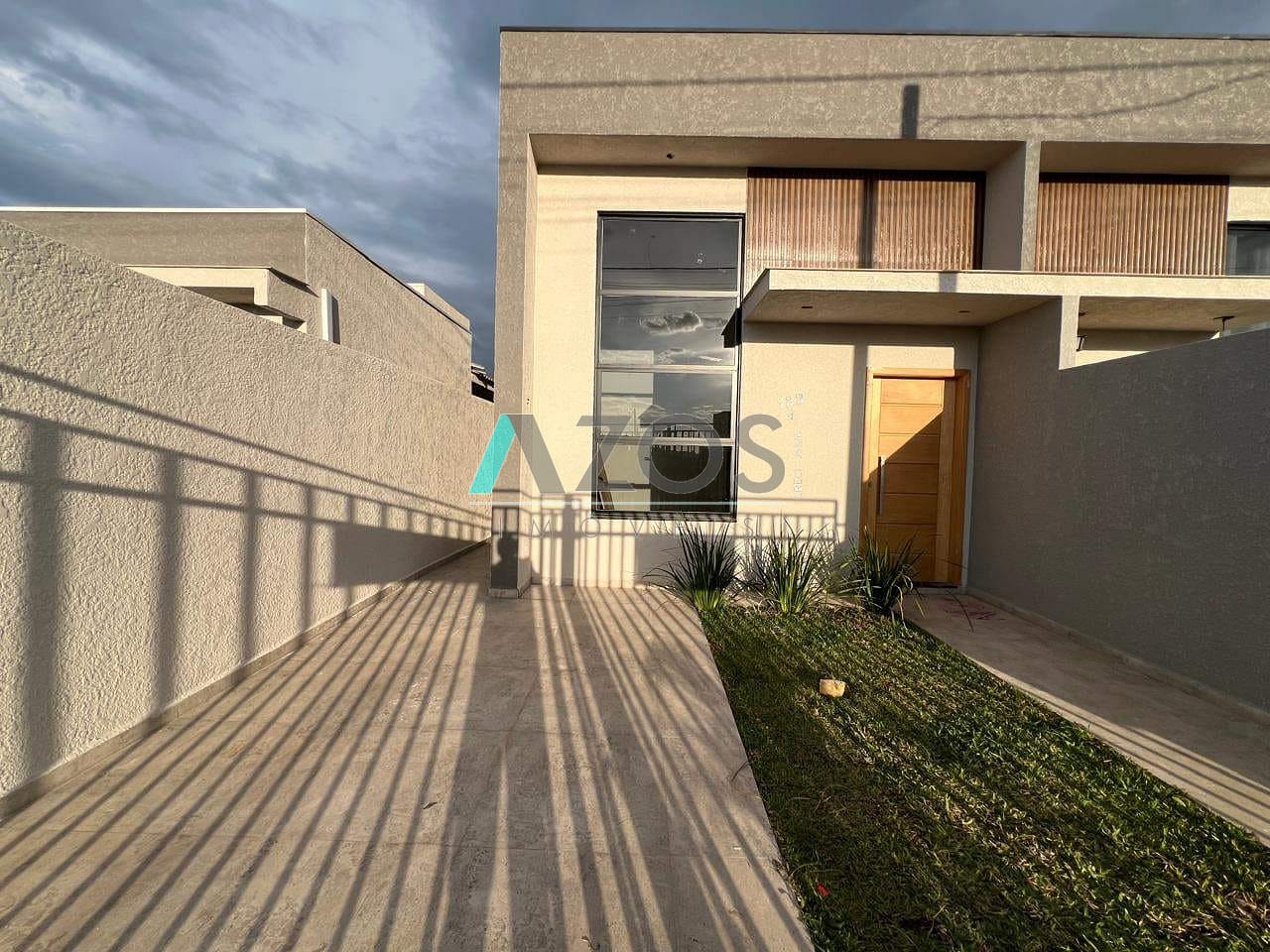 Casa à venda com 3 quartos, 67m² - Foto 2